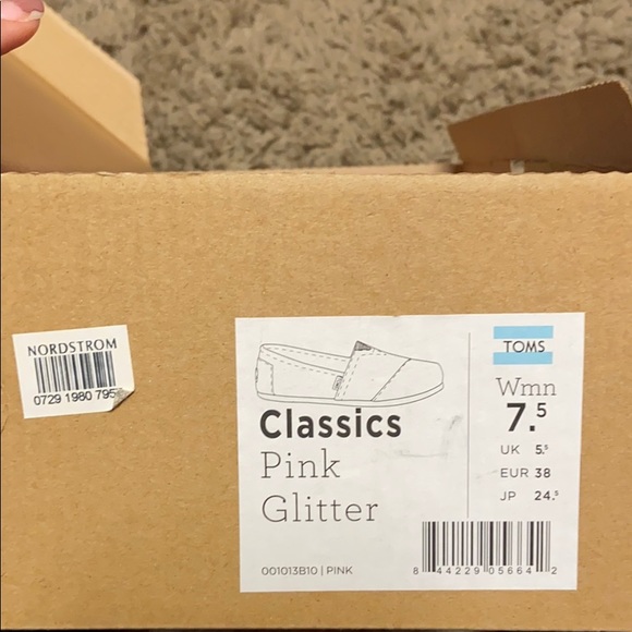 TOMS pink glitter size 7.5 - Picture 4 of 5